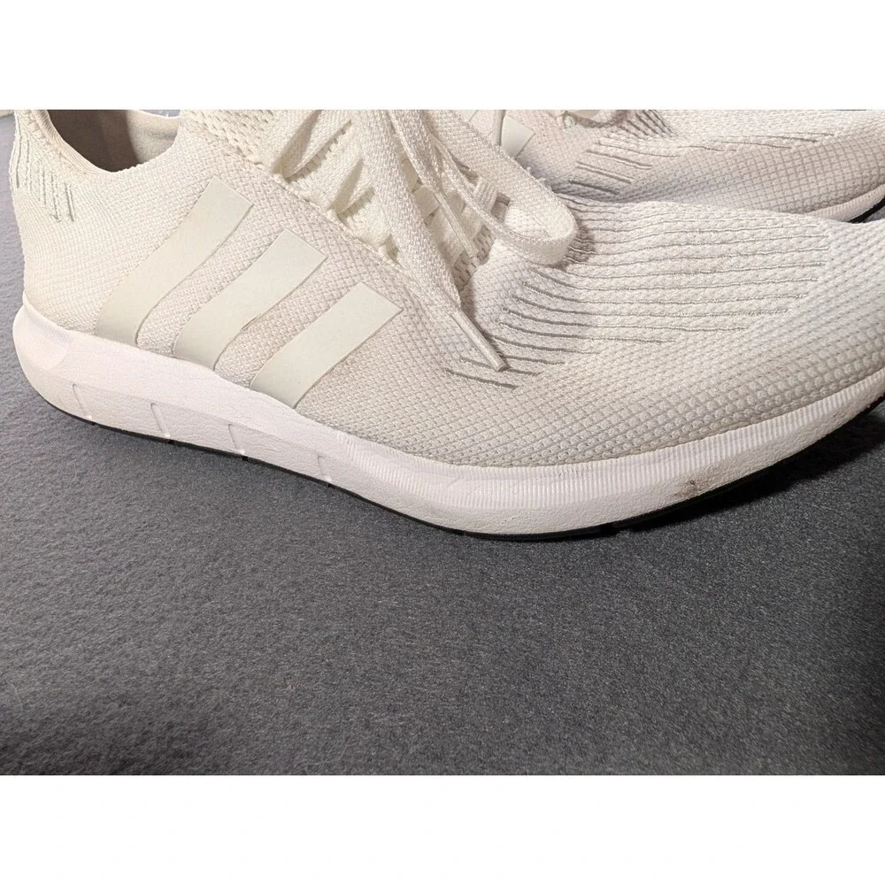 Adidas Swift Run Mens Size 11 White Knit Running Shoes Sneakers Athletic